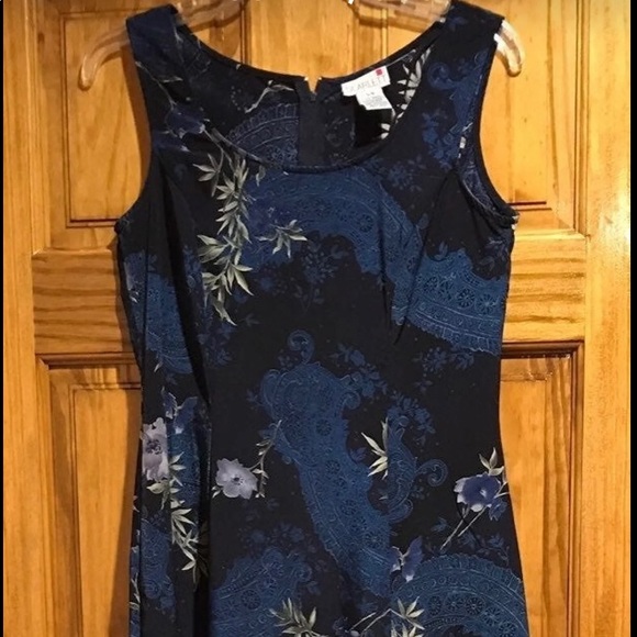 Scarlett Blue Multicolor Flower Floral Maxi Dress
Ladies 4 - 6 Small 
Measures - Picture 6 of 16